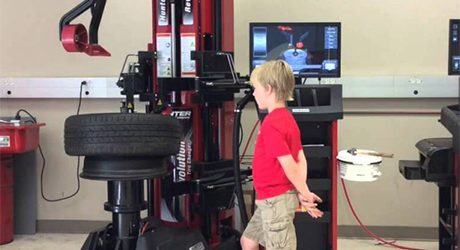 Revolution Tire Changer — däckmaskin